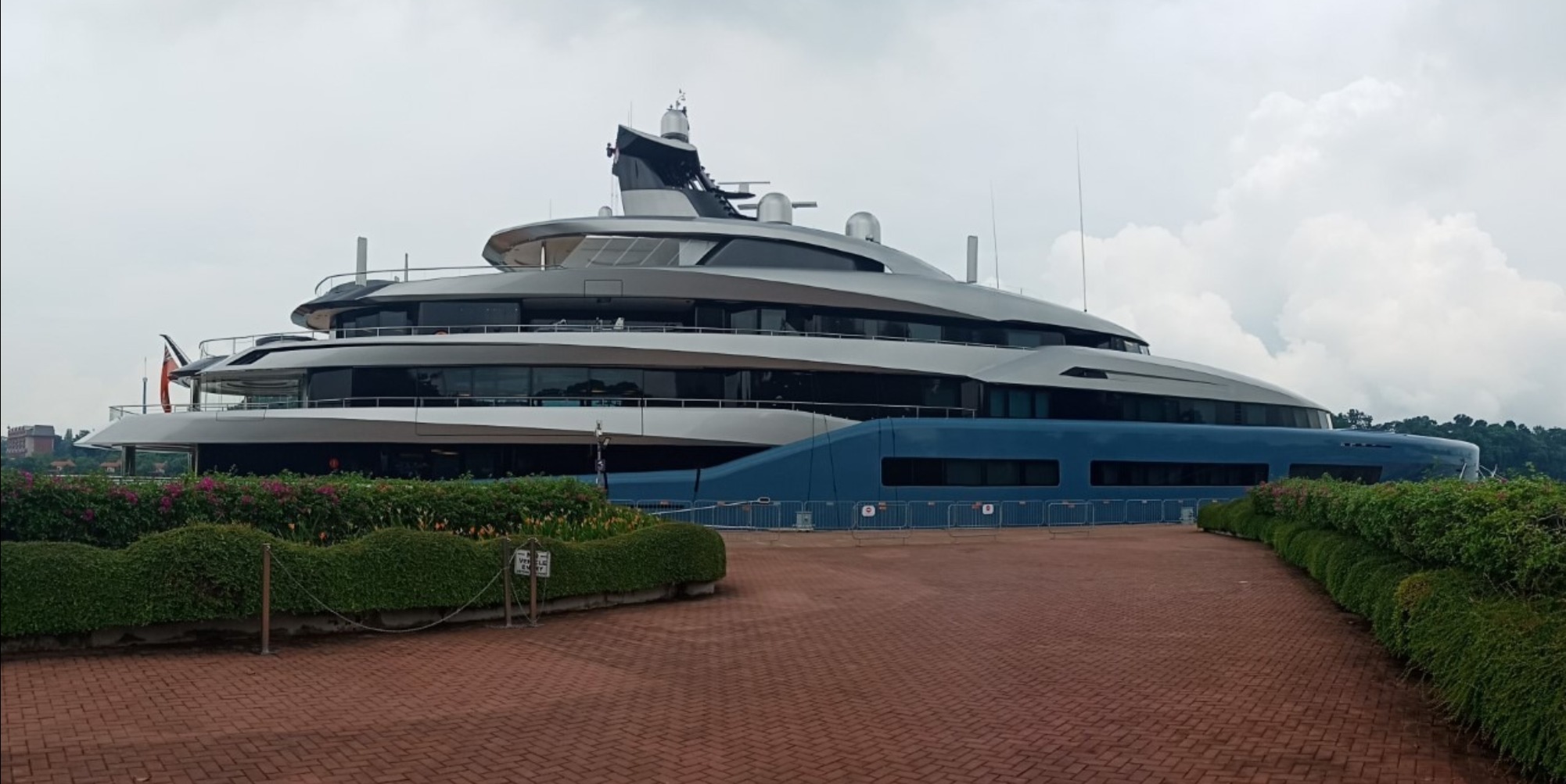 The Largest Tri-Hull in the World - US$100 Million!  Trimaran Super Yacht  