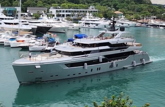 motor yacht paiza one